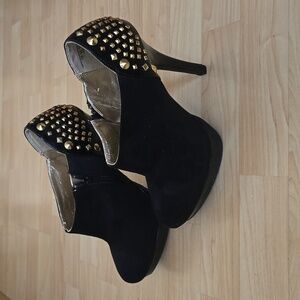 BONGO Black Suede/Gold Beaded High Heel Platform Booties Back Zipper Size 9